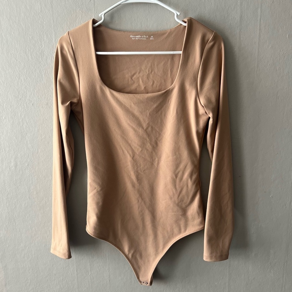 Abercrombie & Fitch Soft Matte Seamless Long-Sleeve Squareneck Bodysuit Size M